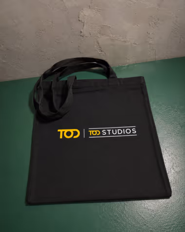 Tod Studios için Positive Studio merch üretimi